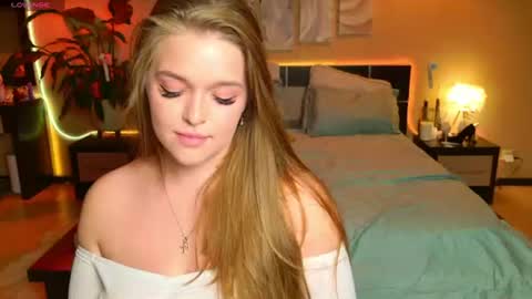 Snapshot of emilywhisperawesome chatting on August 1, 8:52 pm emilywhisperawesome online show from August 1, 8:52 pm