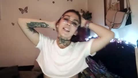 Snapshot of emilywhitee_ chatting on September 11, 2:55 am Valentina independent model online show from September 11, 2:55 am