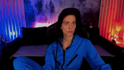 Emily online show from December 19, 8:23 am