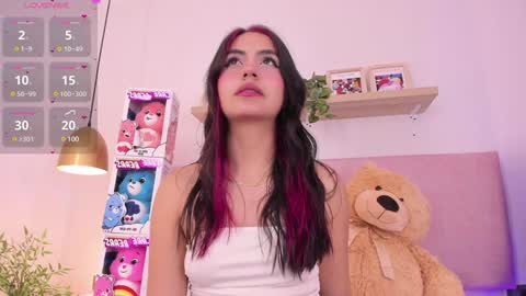Emily Bank online show from December 7, 11:23 pm