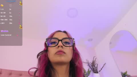 Emily Bank online show from February 28, 7:14 pm