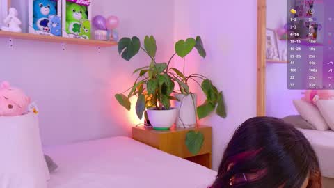 Emily Bank online show from December 17, 8:04 pm