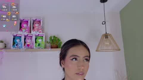 Snapshot of emilyy_bank chatting on July 19, 1:04 pm Emily Bank online show from July 19, 1:04 pm