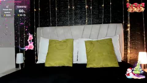 Snapshot of emilyy_sexy01 chatting on January 4, 2:35 am emilyy_sexy01 online show from January 4, 2:35 am