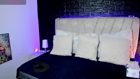 Snapshot of emilyy_sexy01 chatting on February 20, 10:37 am emilyy_sexy01 online show from February 20, 10:37 am