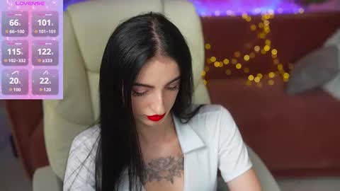emilyymoon online show from June 19, 1:48 pm