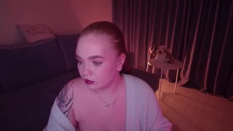 Emmi online show from October 7, 3:25 am