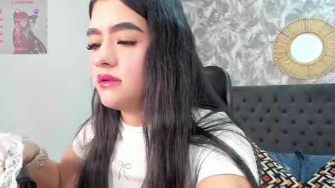 Snapshot of emma_1025 chatting on October 10, 12:15 pm emma online show from October 10, 12:15 pm