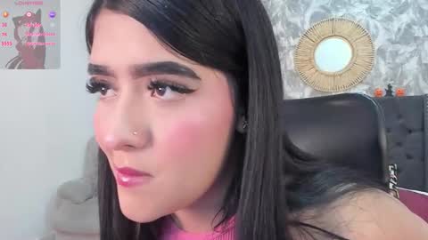 Snapshot of emma_1025 chatting on October 15, 12:27 pm emma online show from October 15, 12:27 pm