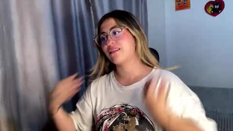 Emma Is here online show from November 10, 10:31 pm