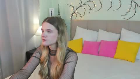 emma__peach online show from May 12, 9:17 am