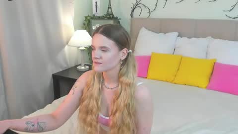 emma__peach online show from May 16, 10:36 am