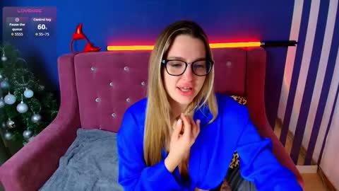 emma__rosss online show from January 12, 2:17 am
