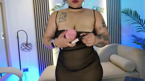 Snapshot of emma__walkerr_ chatting on February 21, 7:04 pm emma__walkerr_ online show from February 21, 7:04 pm