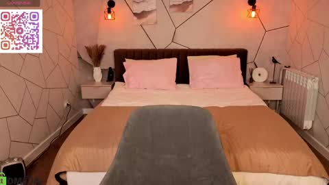 Emma online show from April 21, 1:18 am