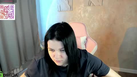 Emma online show from April 28, 2:27 am