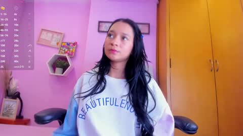 Snapshot of emma_anturin chatting on September 9, 9:25 pm Emma Anturin online show from September 9, 9:25 pm
