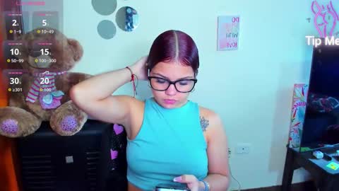 emma_boo_ online show from February 24, 3:43 pm