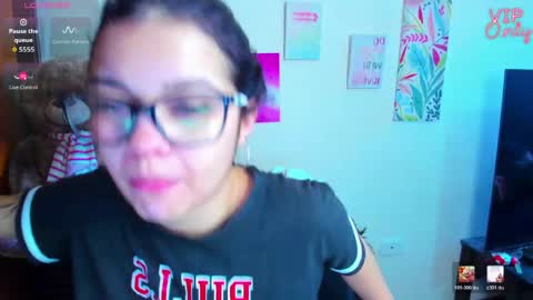 emma_boo_ online show from June 1, 1:35 pm