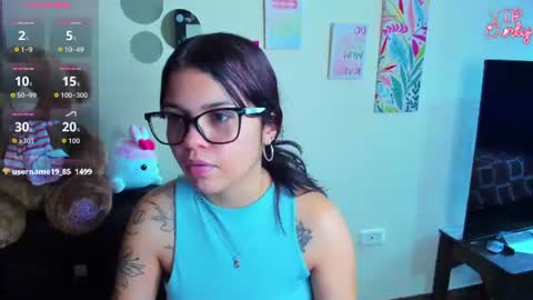 emma_boo_ online show from June 18, 3:27 pm