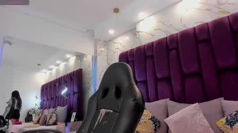 pau online show from November 23, 3:01 pm