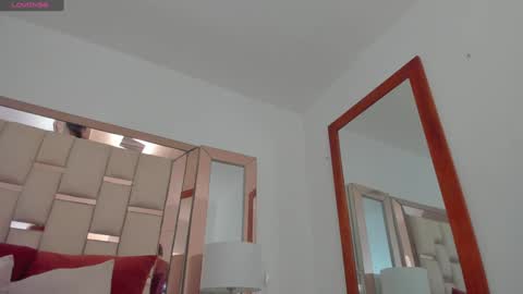 Snapshot of emma_castilloo chatting on December 27, 10:48 pm Emma Castillo online show from December 27, 10:48 pm