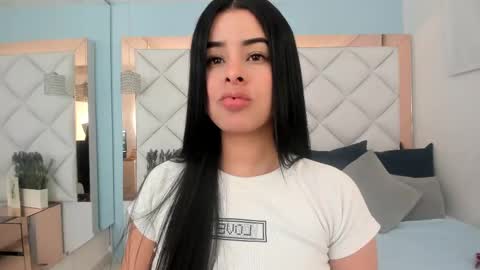 Snapshot of emma_castilloo chatting on September 22, 4:58 am Emma Castillo online show from September 22, 4:58 am