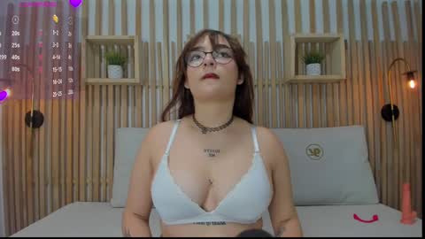 emma cleir online show from September 12, 11:43 am