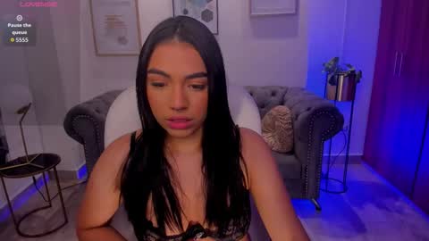 Snapshot of emma_connor1 chatting on February 24, 6:33 am Emma online show from February 24, 6:33 am