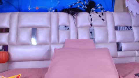 Emma online show from October 28, 3:21 am