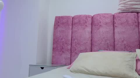 Snapshot of emma_curvy1 chatting on January 17, 3:00 am Emma online show from January 17, 3:00 am