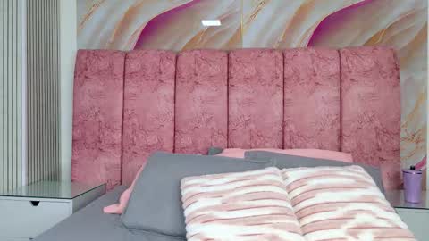 Snapshot of emma_curvy1 chatting on February 9, 3:10 am Emma online show from February 9, 3:10 am