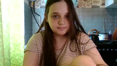emma_emmochka online show from May 21, 8:10 am