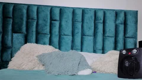 Snapshot of emma_foxi chatting on February 5, 8:24 pm Emma online show from February 5, 8:24 pm