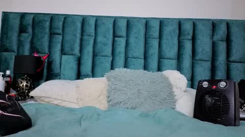 Snapshot of emma_foxi chatting on February 18, 7:21 pm Emma online show from February 18, 7:21 pm