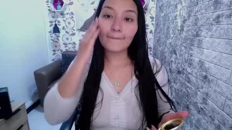 Snapshot of emma_garciaa_ chatting on March 1, 3:21 am emma online show from March 1, 3:21 am