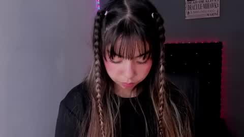 emma_grayys online show from July 26, 9:49 am