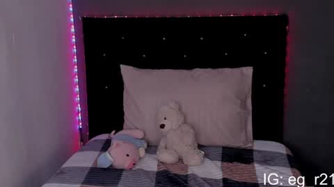 emma_grayys online show from July 30, 3:33 pm