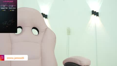 emma_jamess online show from March 14, 3:34 am