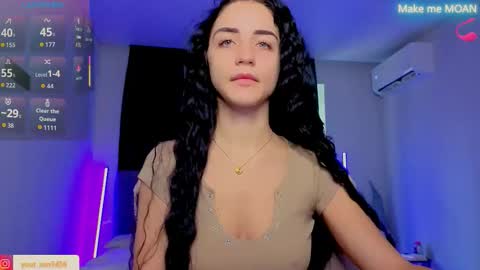 Snapshot of emma_jordan chatting on October 13, 8:03 am Emma online show from October 13, 8:03 am