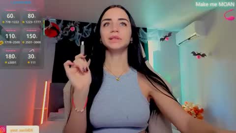 Snapshot of emma_jordan chatting on October 29, 8:38 am Emma online show from October 29, 8:38 am