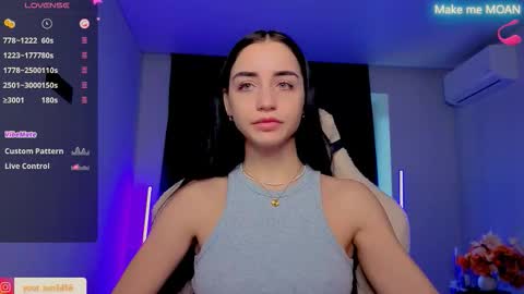 Snapshot of emma_jordan chatting on November 13, 11:31 am Emma online show from November 13, 11:31 am