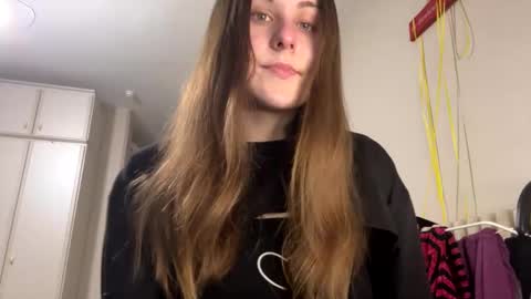 emma_just online show from January 7, 12:20 pm