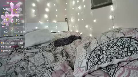 Snapshot of emma_just chatting on March 13, 8:37 pm emma_just online show from March 13, 8:37 pm