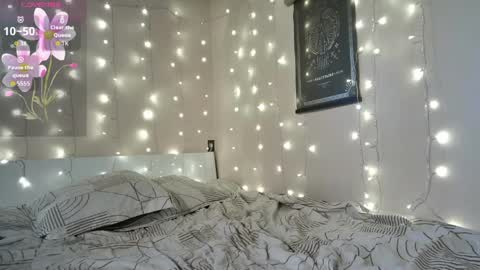 Snapshot of emma_just chatting on March 27, 8:26 am emma_just online show from March 27, 8:26 am