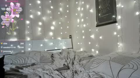 Snapshot of emma_just chatting on March 29, 8:53 pm emma_just online show from March 29, 8:53 pm