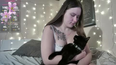 Snapshot of emma_just chatting on April 3, 7:17 am emma_just online show from April 3, 7:17 am