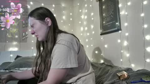 Snapshot of emma_just chatting on April 13, 8:09 am emma_just online show from April 13, 8:09 am