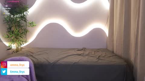 Emma online show from November 19, 4:23 am