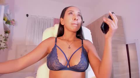 Emma online show from October 9, 8:07 pm